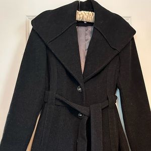 Calvin Klein wool coat with lining.